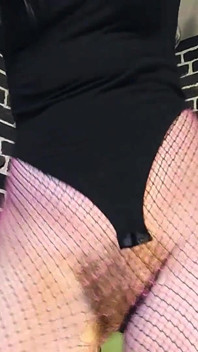 Rus orta yaşlı seksi kadın dans etti ve mastürbasyon, külotlu çorapla parlak bir şekilde bitiriyor ginnagg