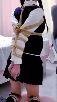 ฝึกหีสาวเกาหลีในชุดนักเรียน