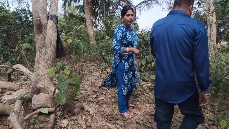 Sona bhabhi: Video di sesso nel villaggio indiano, stampa di grandi tette...