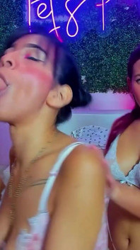 Young Friends Experiment Their Sexuality Together
