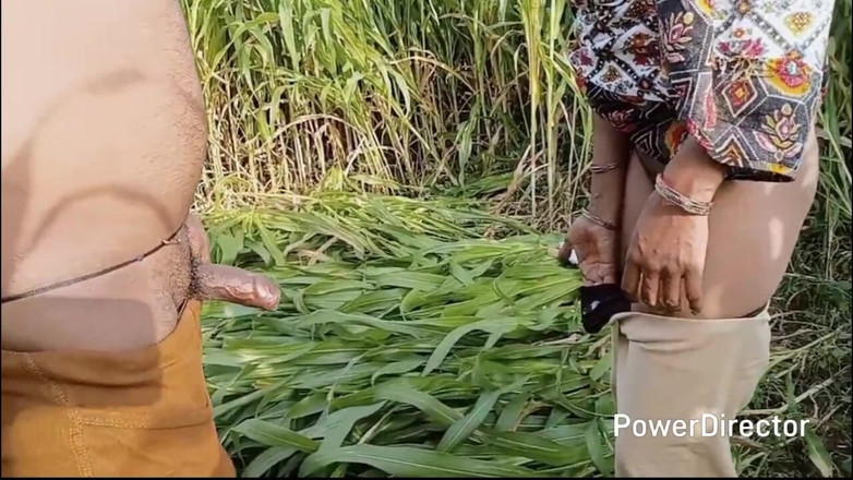 Venny4: Desi Village Girl Tight Pussy Outdoor Sex