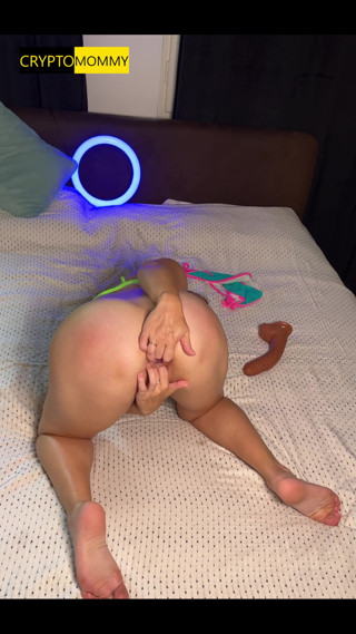 Crypto Mommy: 私は野生実験を投稿します