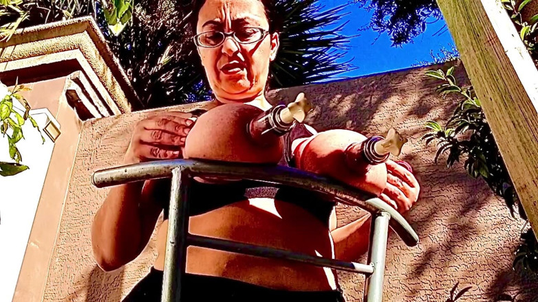VeeVee Vixen: Sexuální otrokyně bradavky zvětšení kamery 3