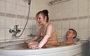 Simon Latexa Private: कामुक सुखों के साथ शाम का स्नान