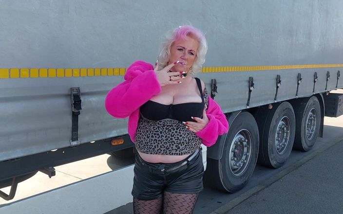 PureVicky66: Verleidelijke Duitse oma is klaar om wat wild, onvergetelijk plezier...