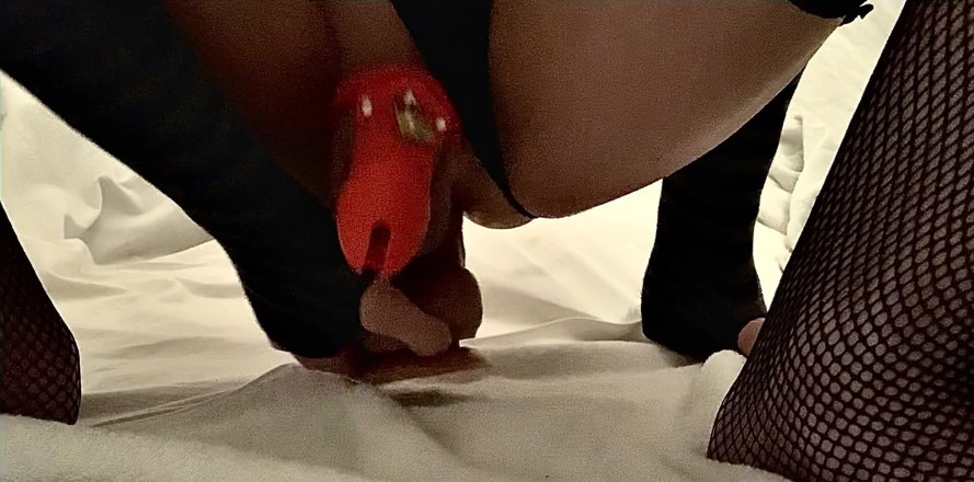 Eve Sissy: Banci kenyal ngentot dildo besar