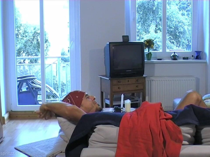 Spritzz: Hunk Handjob