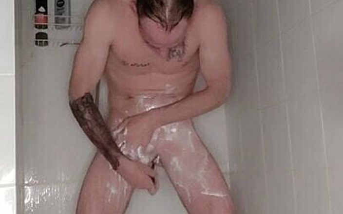 AnacondaWhite: Rakning i duschen