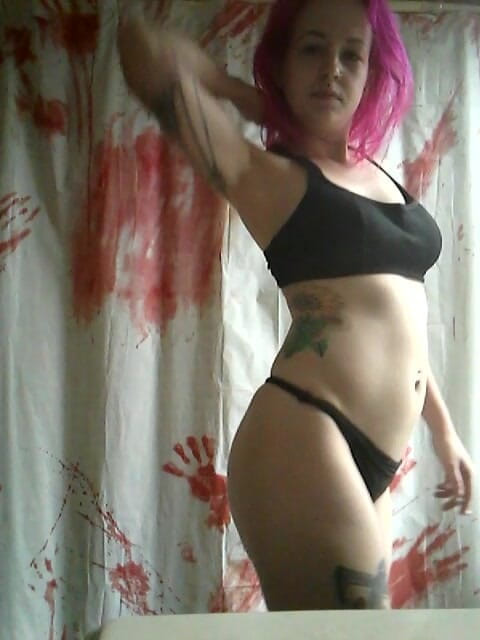 Lady Lazarus: Striptease pré-chuveiro 2
