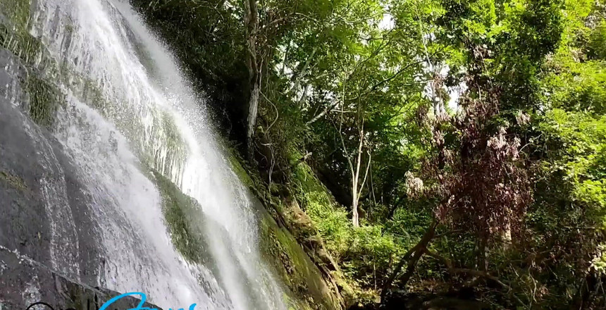 Leyne Rodriguez: Užijte si tento výhled a lahodný vodopád, zatímco já to...