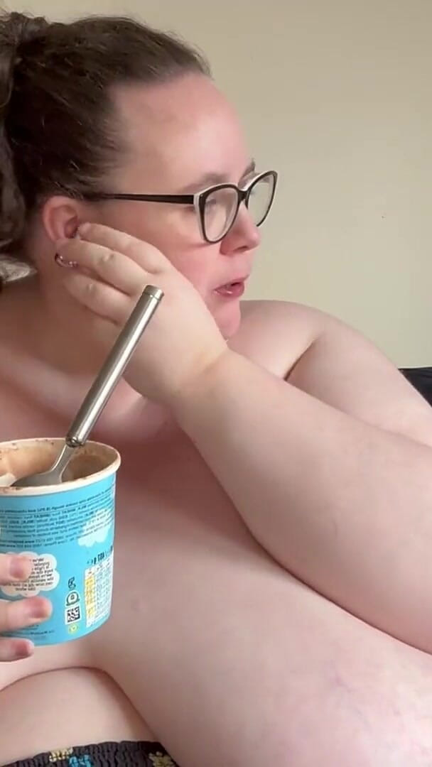 ivygoldpremium: První část sobotní noci s jídlem bbw ssbbw