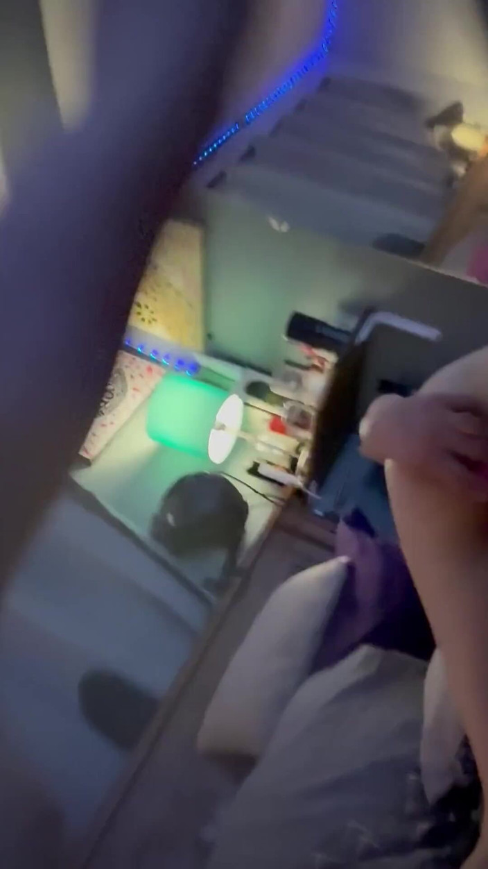 Zoey Portland: Máy bay bà già trẻ hứng tình bị thợ sửa...