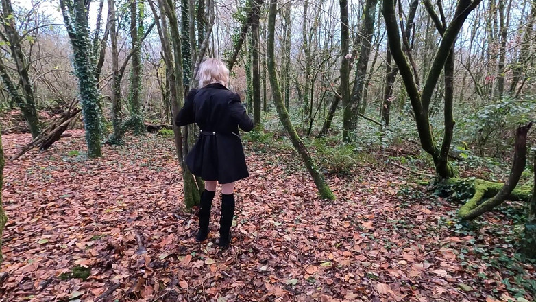 The Midnight Minx: Awek Chilly yang sibuk dengan pengakhiran bahagia