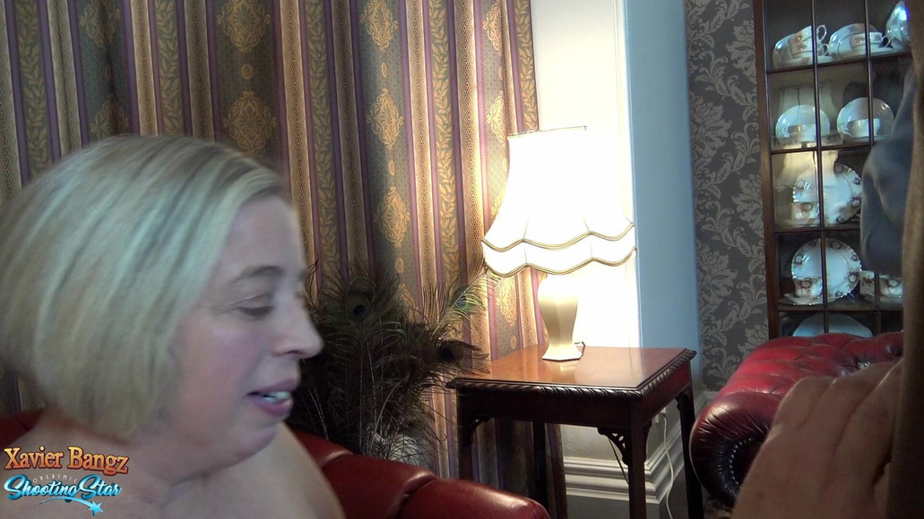 Shooting Star: MILF Gets Creampie From 21 Yo Handyman