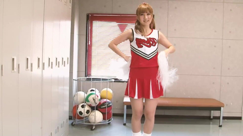 JAPAN IN LOVE: 탈의실에서 분말을 즐기는 아시아 보지 장면 - 3_japanese 치어리더