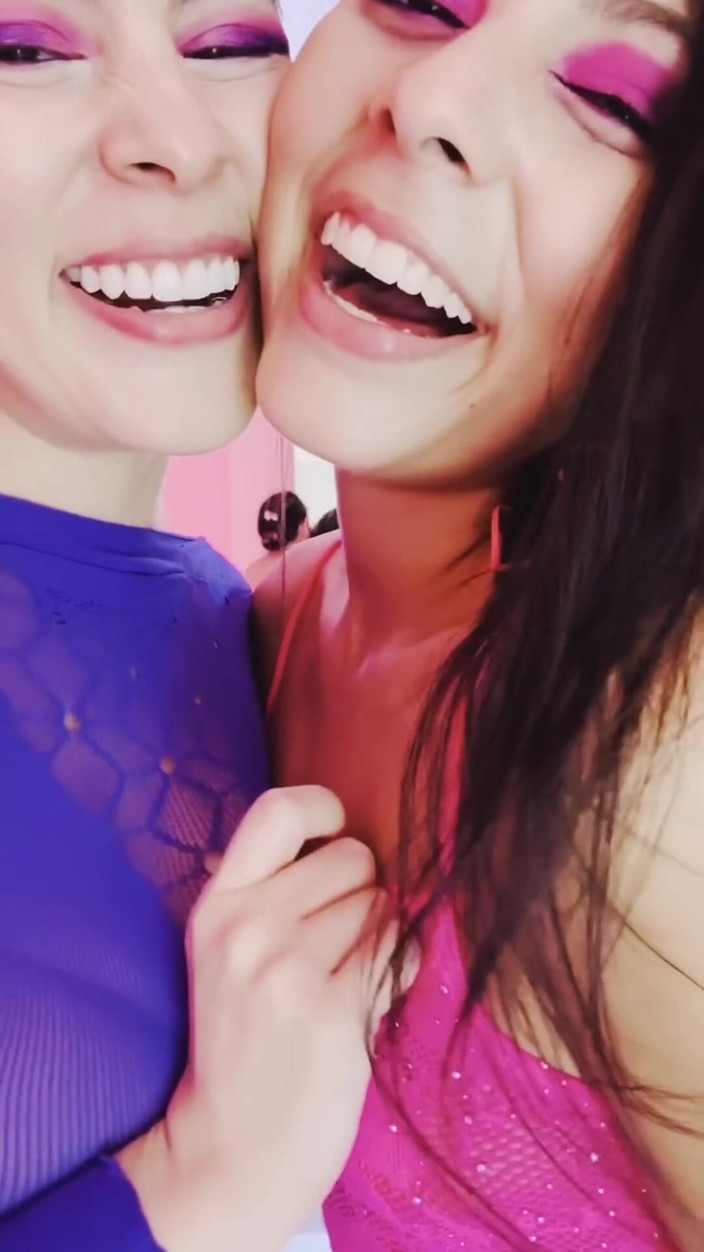 Vika_Sexting: Polibky, které zapalují kůži