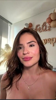 カー・アン・パブリックでの裸のセックスカードの秘部特別ショー