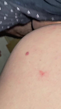 Zum ersten mal eng anal verwenden wir Sperma als Gleitmittel ganz natürlich. 2 mal drinnen kommen