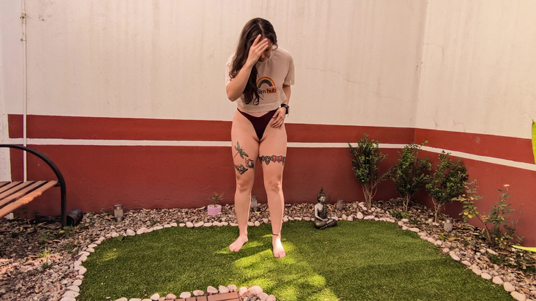 Candy Camille: Cù trong khu vườn của tôi