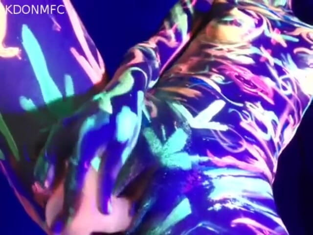 TheRealKittyD: Some Glow Paint Fun