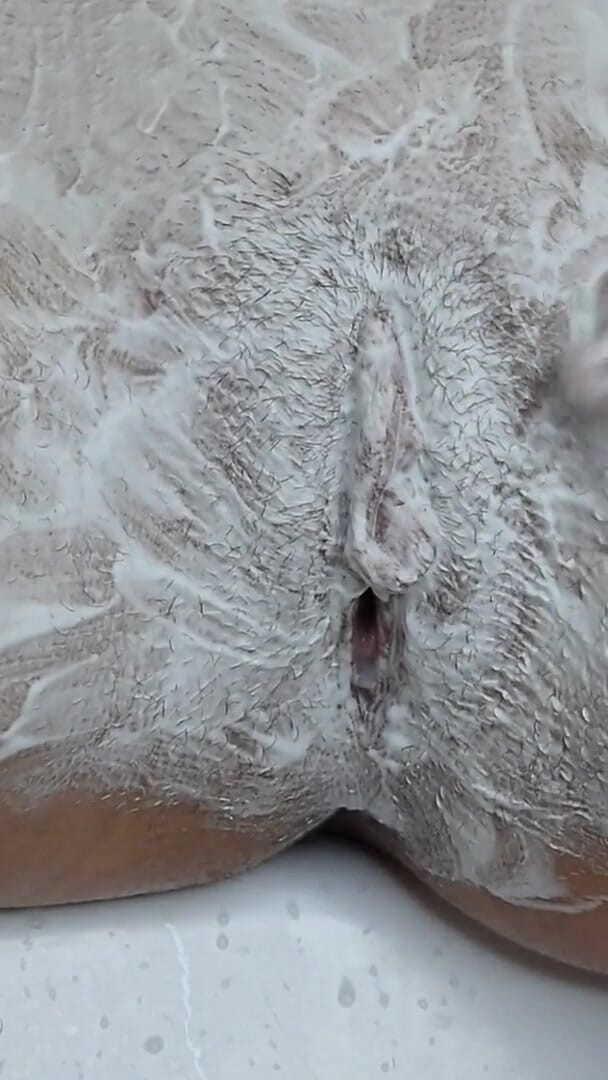 Watch Me Shave My Hairy Pussy Close-up! (Amelia Queen)