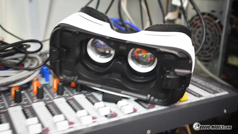 Bravo Sexy: Adelle Unicorn - 角色扮演虚拟现实内容后台