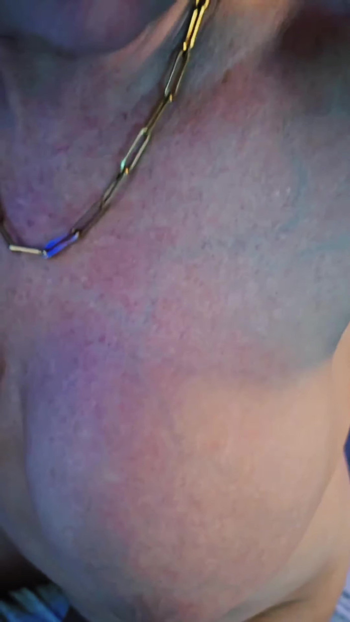 Kat-Licious: 点击查看gif kat-licious性感舞蹈在牛仔背心和白色短裙 - 脱下来