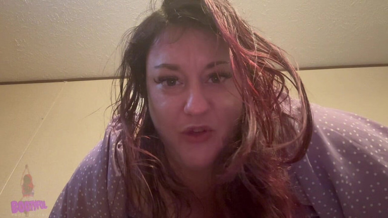 BellaBlast: Legat sub mine: Fundul meu hovering Lets Out Farts Nu...