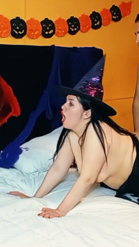Fantasme D’halloween: J’ai Baisé Ma Belle-mère Habillée En Petite Sorcière.