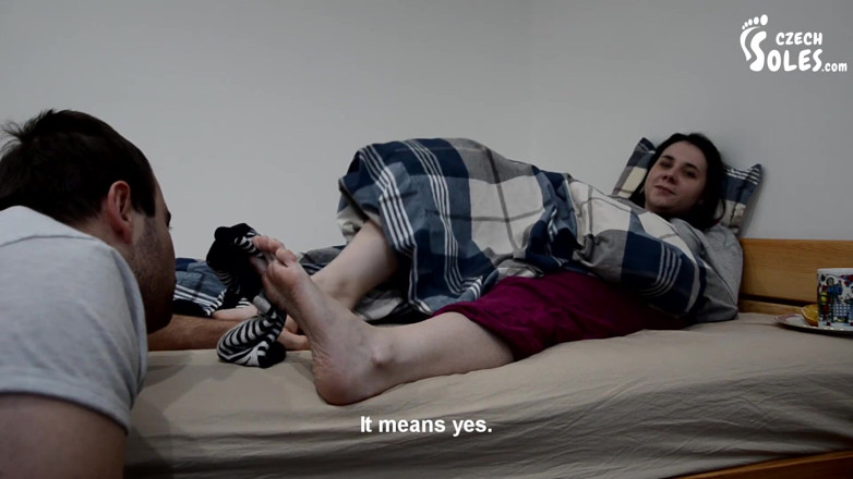 Czech Soles - foot fetish content: Une petite amie méchante est tombée malade