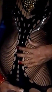 La Sexy Trans Indiana Baby Kia Si Masturba Il Suo Grosso Cazzo Nero