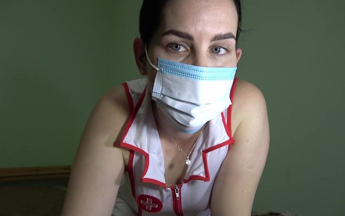 Anna Sky: Robô enfermeira ativado e se masturba em luvas médicas