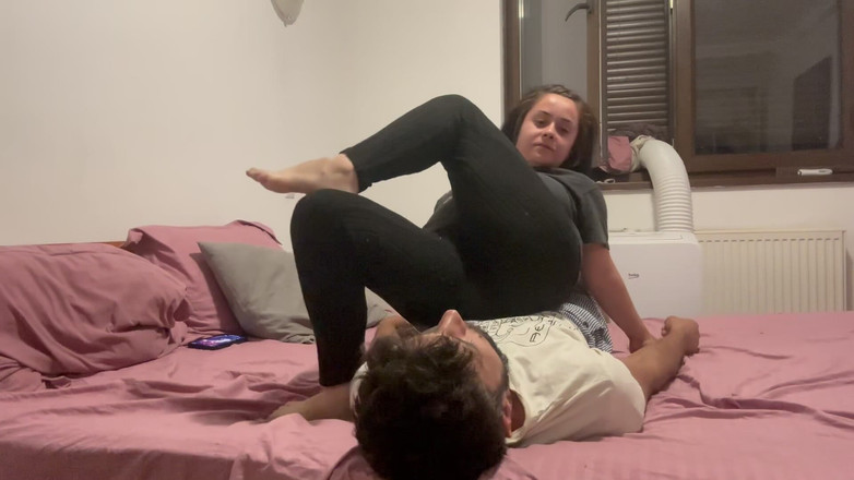 fartingclub01: 3つの異なる位置で顔のおなら