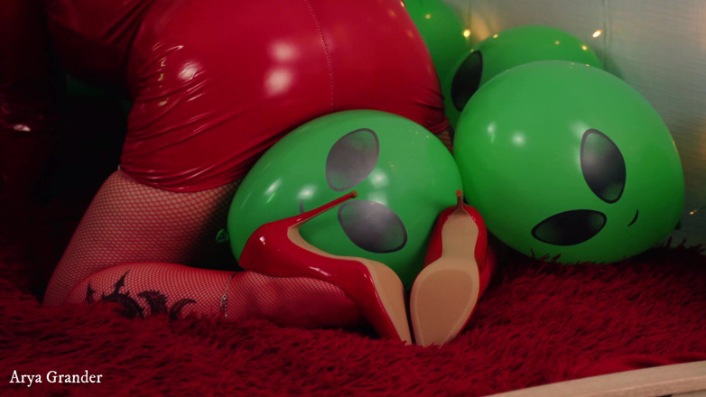 Arya Grander: Balony powietrzne fetysz wideo bez popu