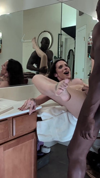 Gigi Ravine & Sir Maxximus Get Dirty After a Deep Cleaning