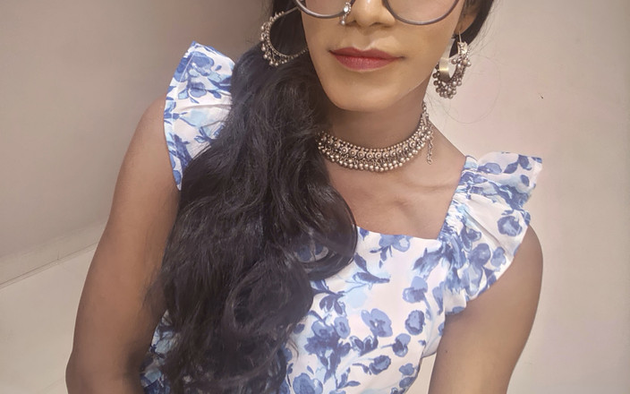 Keerthanakeerthi95: Pompino Ragazza Sissy Indiana