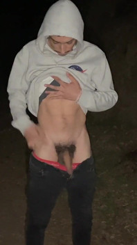 Gut Bestückter Latino-schläger, Großer Schwanz, Twink, Solo, Wichsen, Groãÿes Abspritzen Im Freien Erwischt, Jerkin
