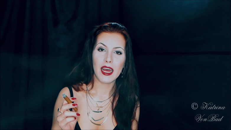 KatrinaVonBad: ¡Amuse, debilándome!
