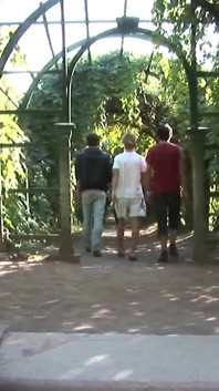 Videoclip exclusiv Fără prezervativ: sex anal în trei cu adolesceți fantastici dornici de pulă