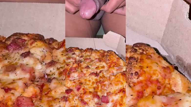 Brunettehotts: Time for a Pizza