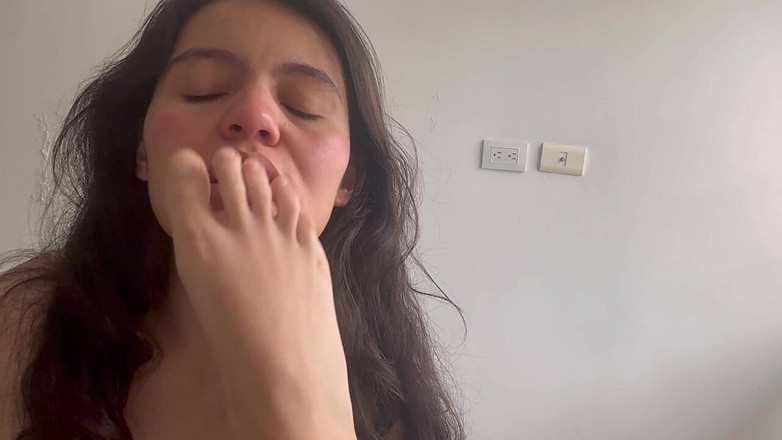 scarlettandc: I Blow My Wife's Slave with a Foot Massage That...