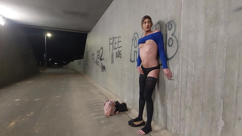 sweetfeet29: Berganti di malam hari