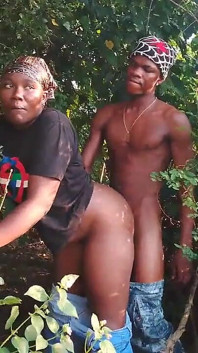 Dari erent ke hot fuck inside bush