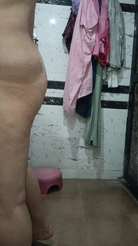 Priya Bhabi Big Pussy Show