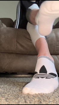 Beyaz Adidas çorap bakış açısına aldırmaz