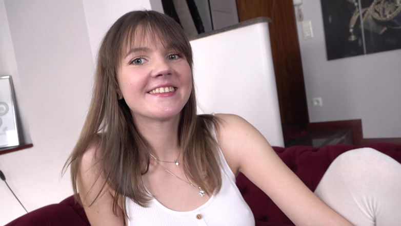 Valterkaro: A primeira sessão de vídeo de uma jovem puta brincalhona
