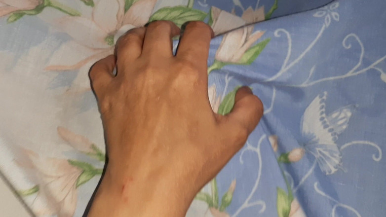 Lesbian-candys: Gioco a turno con le fighe dei miei vicini sotto...