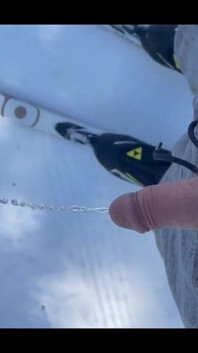 Pissing During a Nordic Ski Session