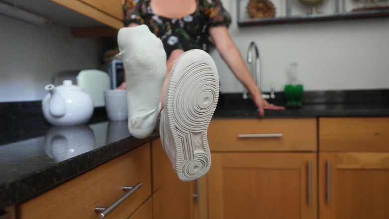 Countess diamond: Your Domme Roommate's Sweaty Feet