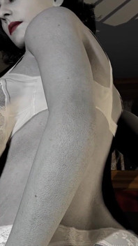 Doamna Alcina Dimitrescu Dominare feminină BDSM în POV